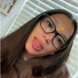 Meet your Posher, Alia